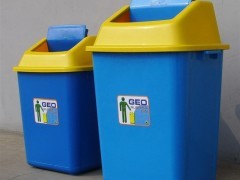 塑料果皮箱 环保设备中的城市卫士